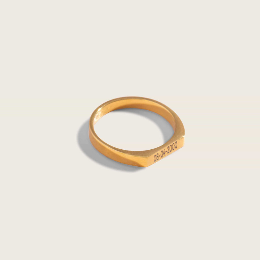 Engravable Ring in Gold