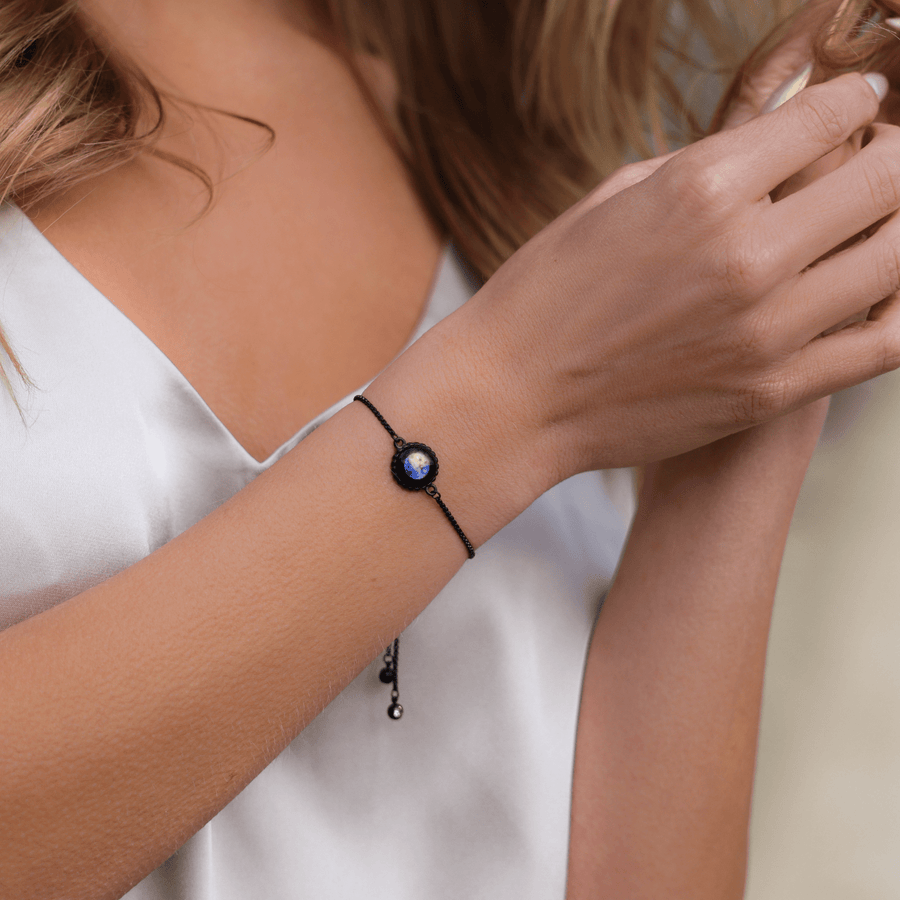 Bracelet torsadé Mercury Retrograde Carina en noir