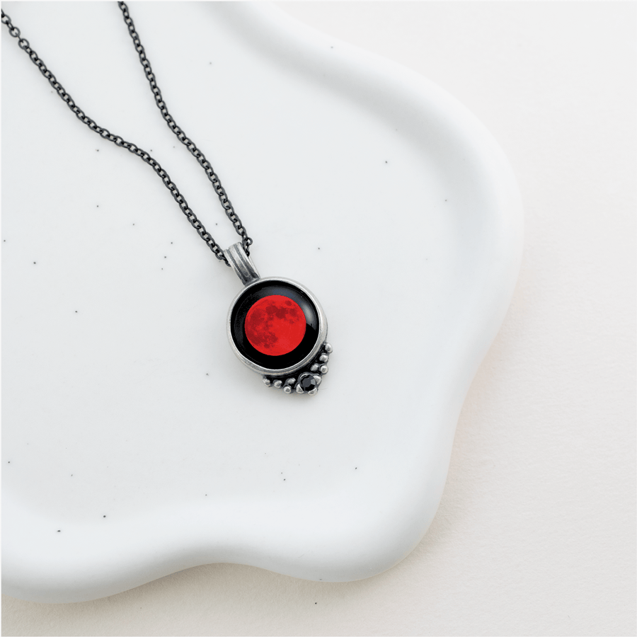 Lunar Eclipse Classic Necklace with Black Crystal