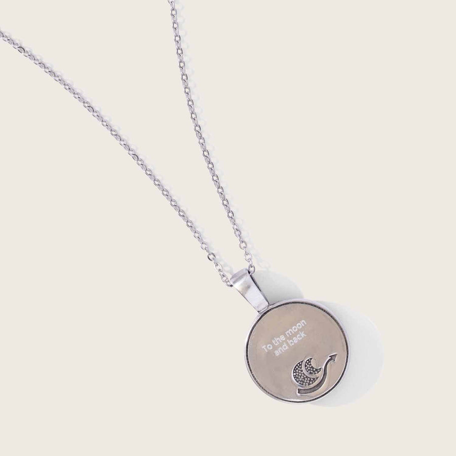 Engravable back on Regio Necklace in Pewter