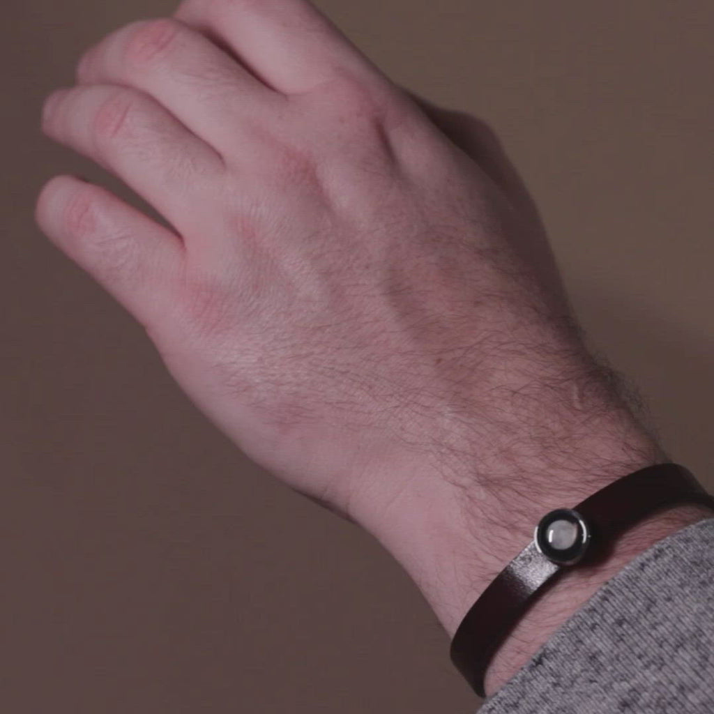 Video of man wearing The Humboldt Bracelet in Charcoal